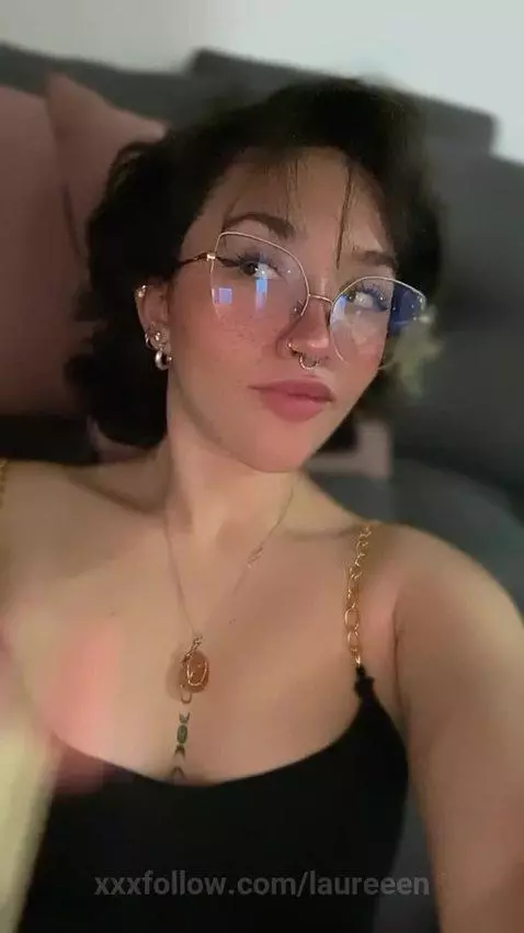 Happy day, kisses by laureeen