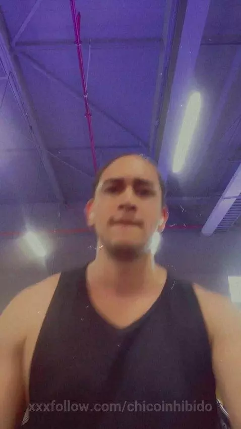 at th gym by chicoinhibido