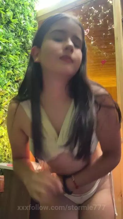 Hot babe!! 🔥🔥 by stormie777