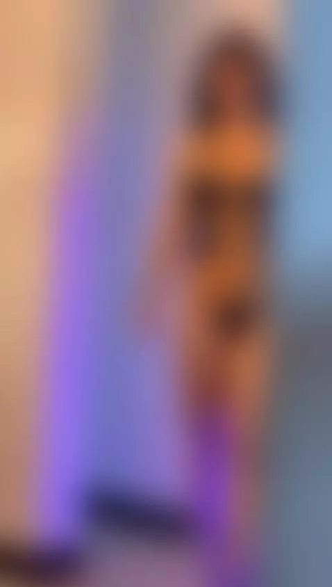 a sexy and empowered woman ❤❤ by skylerferrer