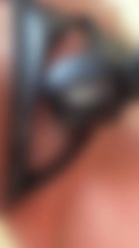 my pussy needs a bzzz to wake up :) by lorileenpetitekitty