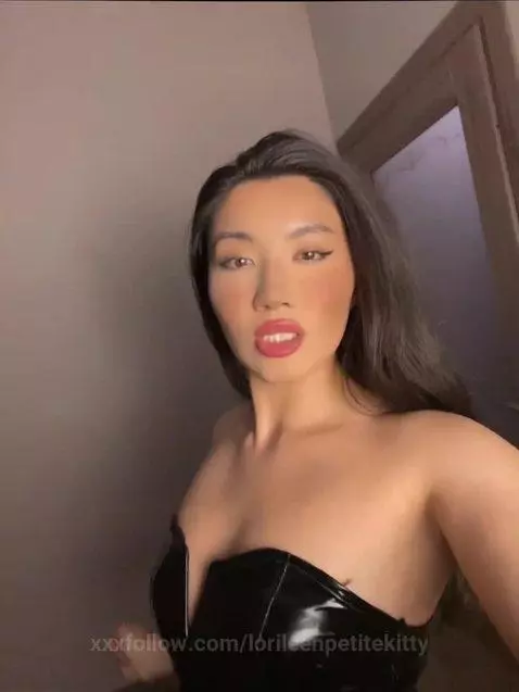 Would you fuck a sexy Asian girl like me 💖 by lorileenpetitekitty