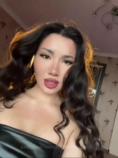 Do you like adult brunettes 🥰 by lorileenpetitekitty