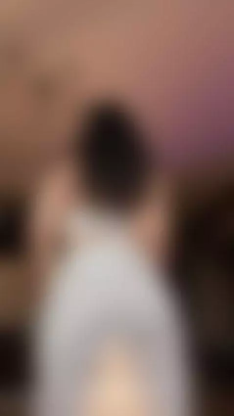 A little twerk to your feed🧡 by lorileenpetitekitty