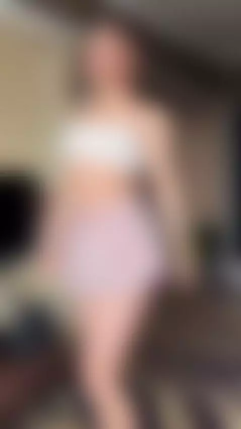 🤍What is the one word you could use to describe my body, if ... by lorileenpetitekitty