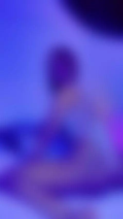 I´m very hot, come play with me, I´ll wait for you in my roo... by anniiee-smith