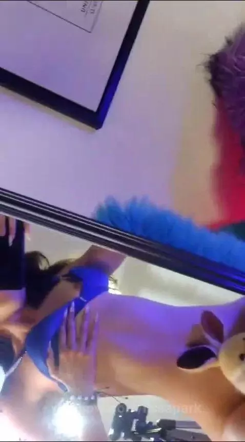 Sexy dance while I'm online 🤤 by lissapark