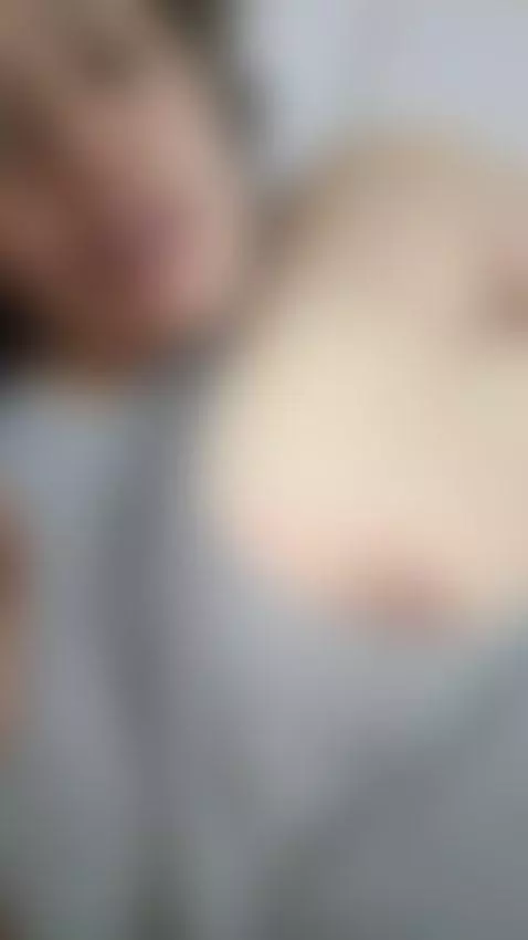 saludito de teta by karlahilton1