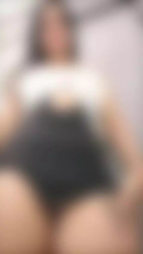 tiktok18, colombiana, latina by lunastarlight235