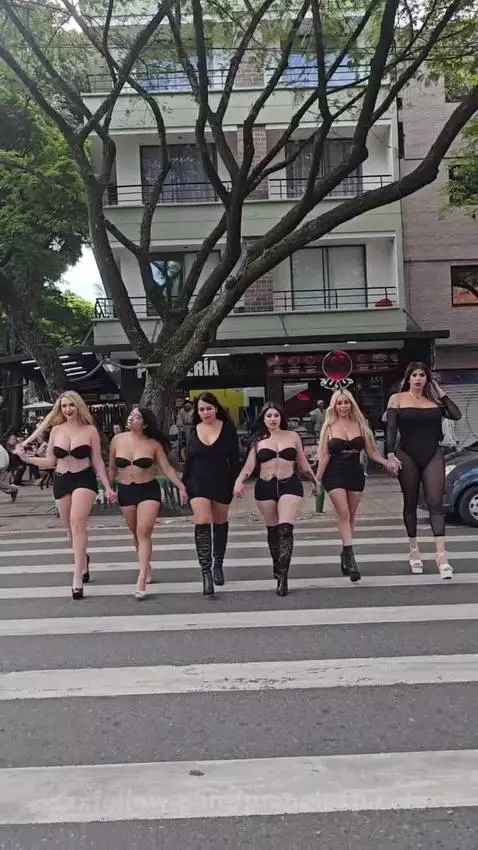 Wait for us 🔥🔥🔥
Espéranos 🔥🔥🔥 by pamelaxpicetv