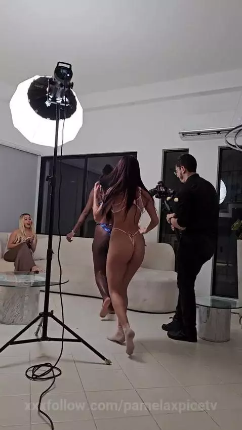 Wanna be here? 😈
¿Quieres estar aquí? 😈 by pamelaxpicetv