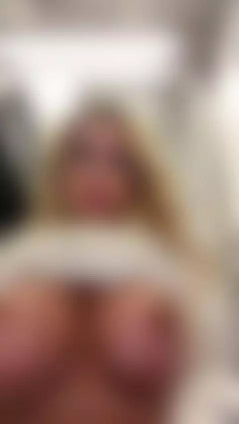 Naughty girl at the airplane ✈️😈
Chica traviesa en el avión ... by pamelaxpicetv