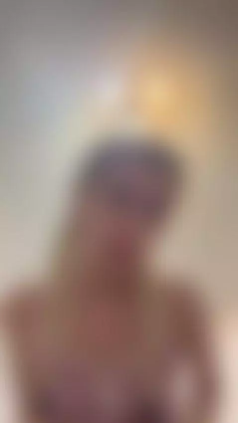 will you eat my pussy from behind ?. by gabrielasecrett