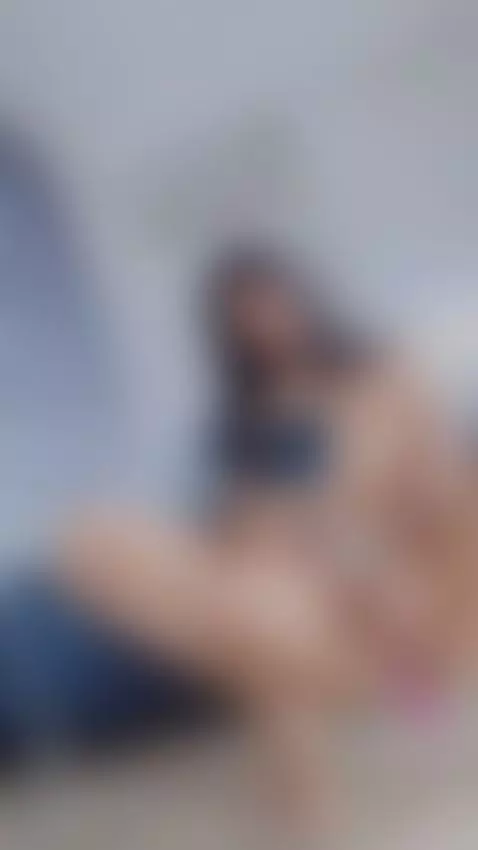 me encanta meter los dedos en mi coño mojado by laurenrodriguez