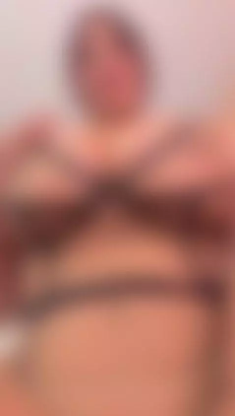 sexy tits want to be sucked and squirted by zafirahot