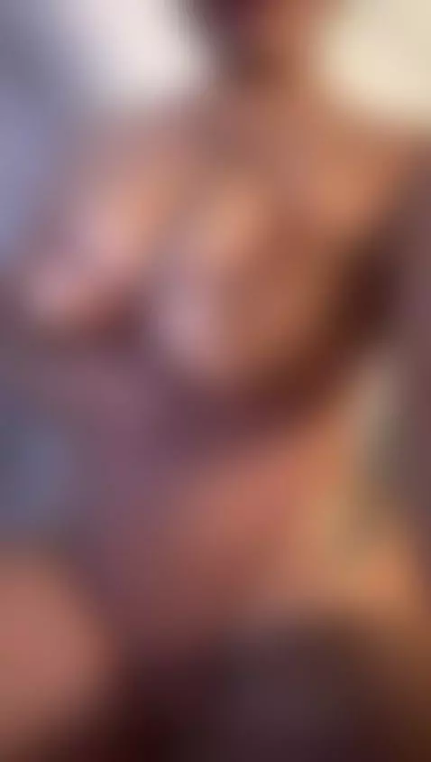 I'm looking for a man who fucks hard!! is there?? !!! by zafirahot