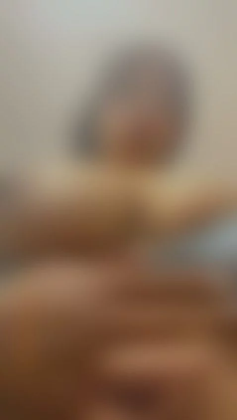 I am online guys, come here and make me company by zafirahot