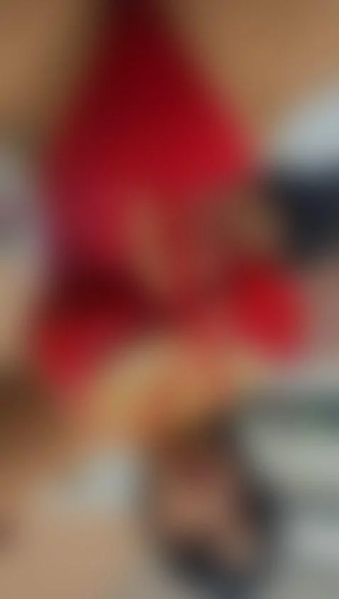 Red girl by zafirahot