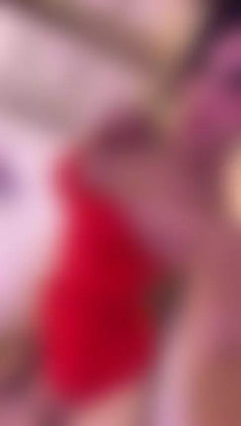 I like to feel naughty in red by lindakhalifa