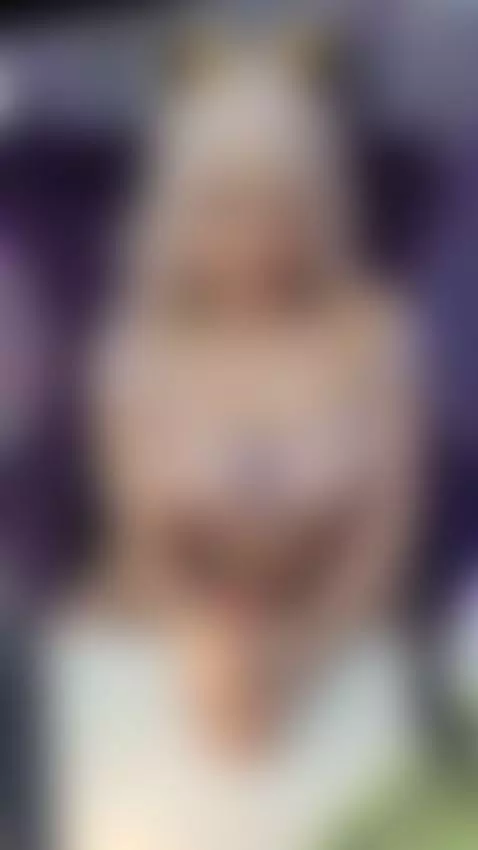 I would do this and more with your cock 😈😈 by alexxamendoza