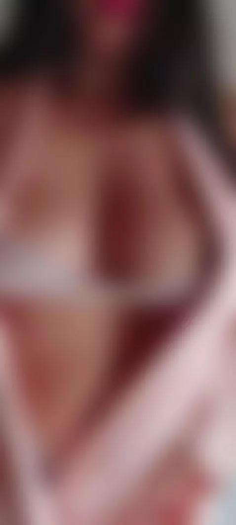 Would you feel seduced if you were just looking at me in thi... by magui1