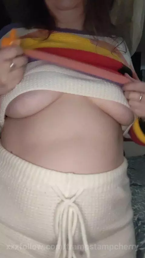 juicy lips and a phat ass by trampstampcherry