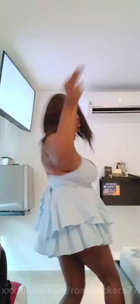 This ebony girl loves to dance for you!! by rosebeckers77