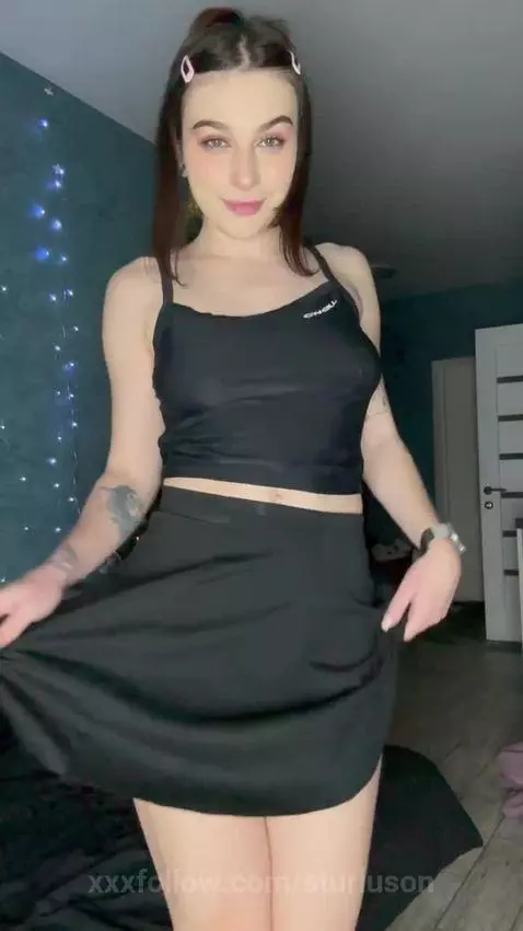 Just show you my pink hungry pussy and ask you to feed her ;... by sturluson