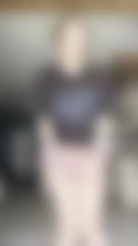 Just a little lift... and my wet pussy’s begging you in 👀💦 by sturluson