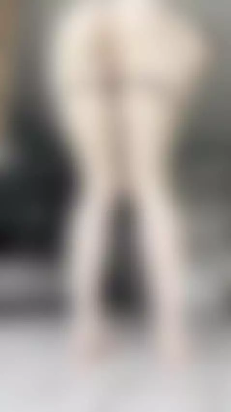 Sliding off my panties... this ass is waiting 🍑 by sturluson