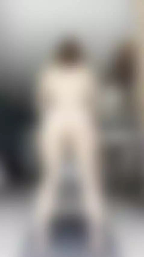 Every squat makes this ass bounce... wanna help me train? 🍑 by sturluson