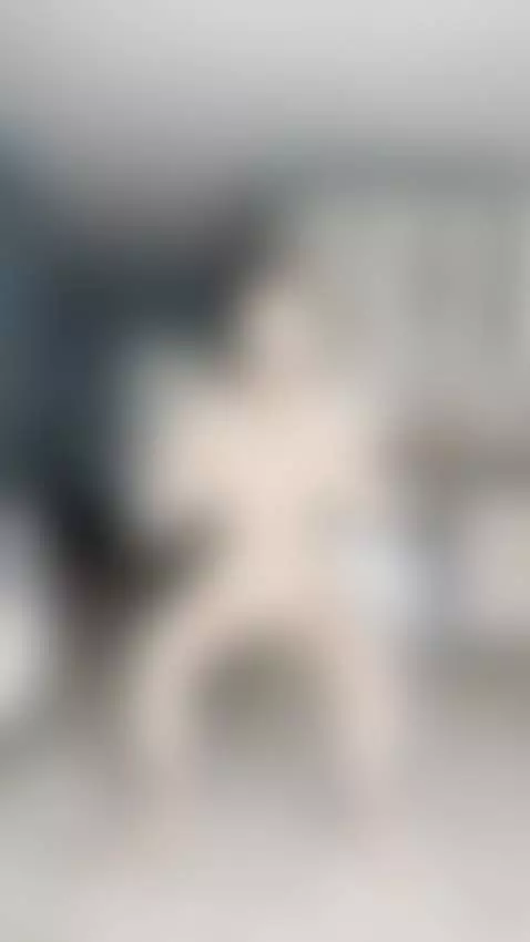 Naked squats just for you... every bounce is yours 🍑 by sturluson