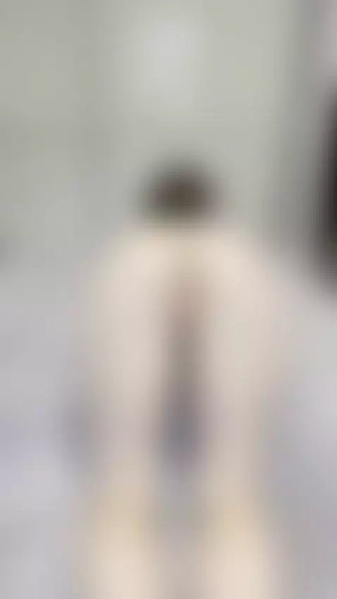 Deep back arch flaunts hypnotic hips and juicy peach 🍑 by sturluson