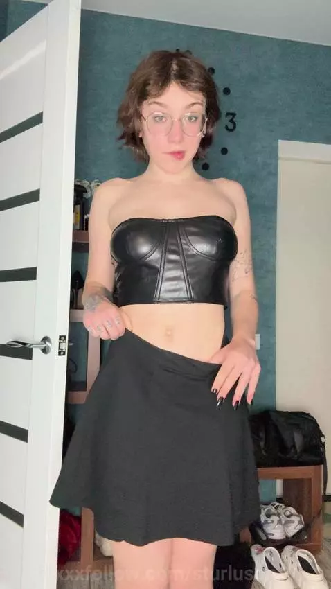 A peek beneath my skirt… she’s not shy today 💦 by sturluson