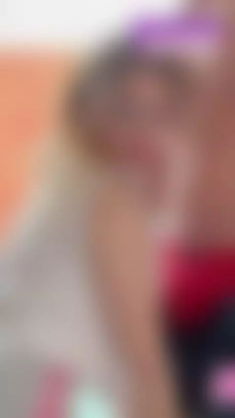 FANTASIA DE LOS 18 AÑOS - Trío con 2 musculosos de POLLAS EN... by divinamaruuu