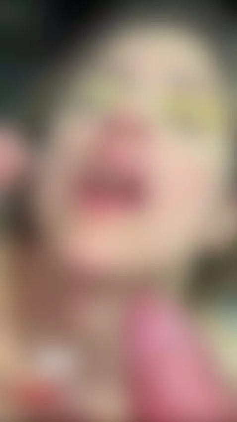 Me encanta ser Sometida y la LLuvia Dorada (Doble)
I love be... by divinamaruuu