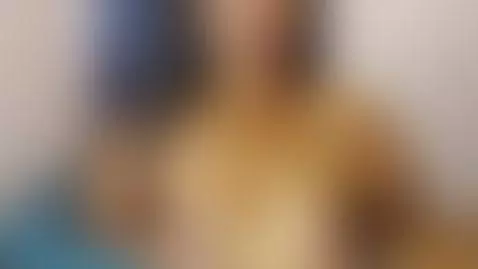 you want to put your cock on my hot tits by claudiasmithh