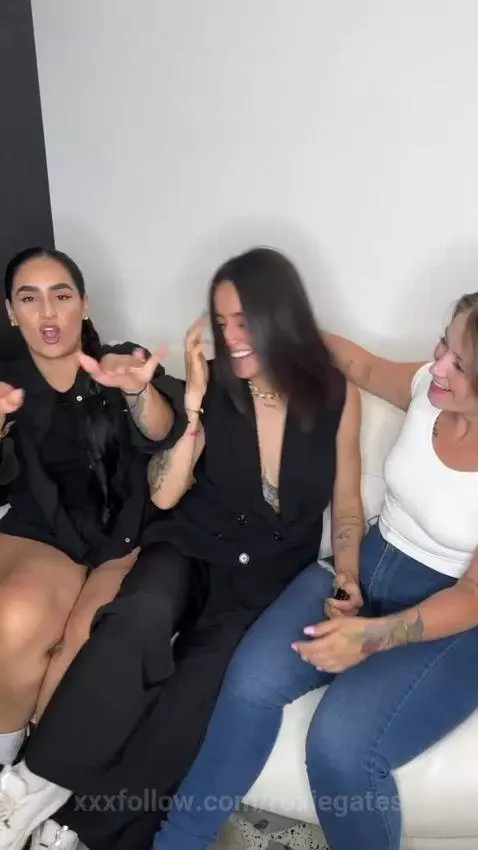 yo siendo yo jajajajja by roxiegates