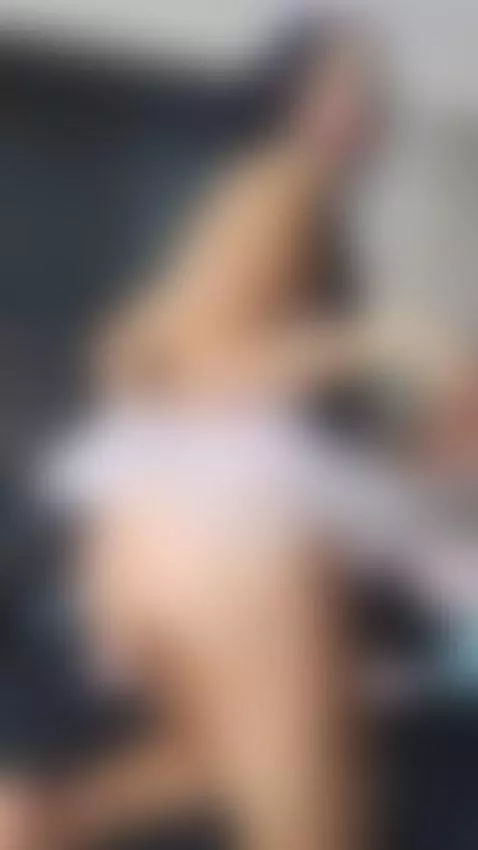 quiet young woman who loves good sex by victoriahelen