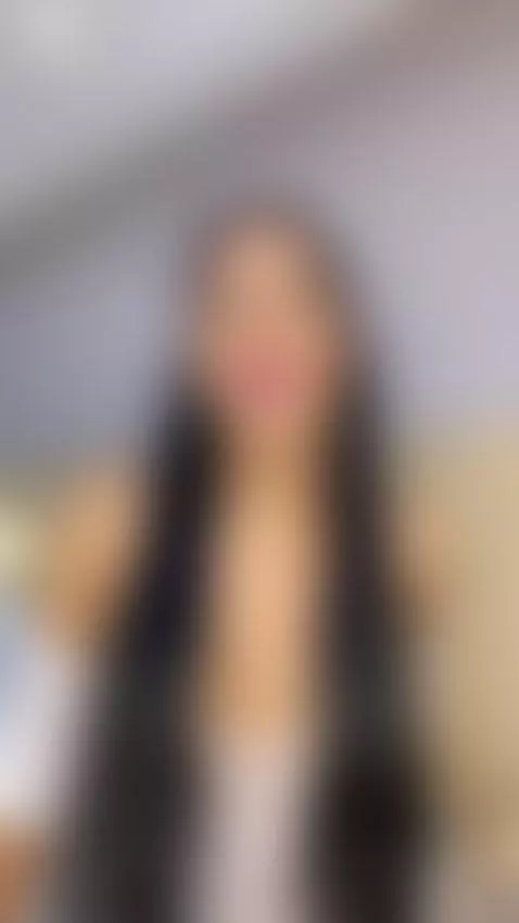 whitee by im-sati-is-back