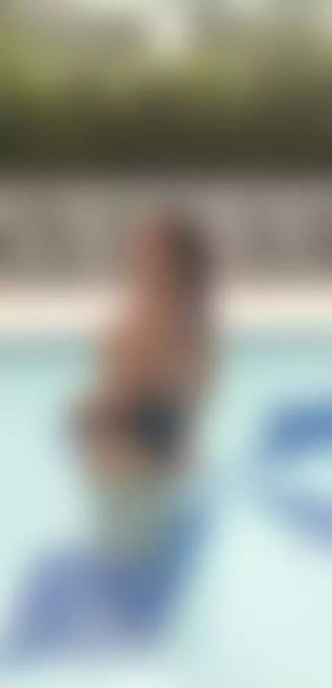 A little break by the pool by yourdemond