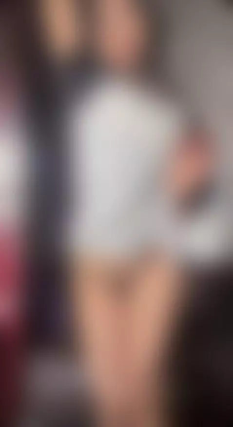 it's hot and I'm just trying to be sexy 🤧🙂‍↕️ by cerecitaislove