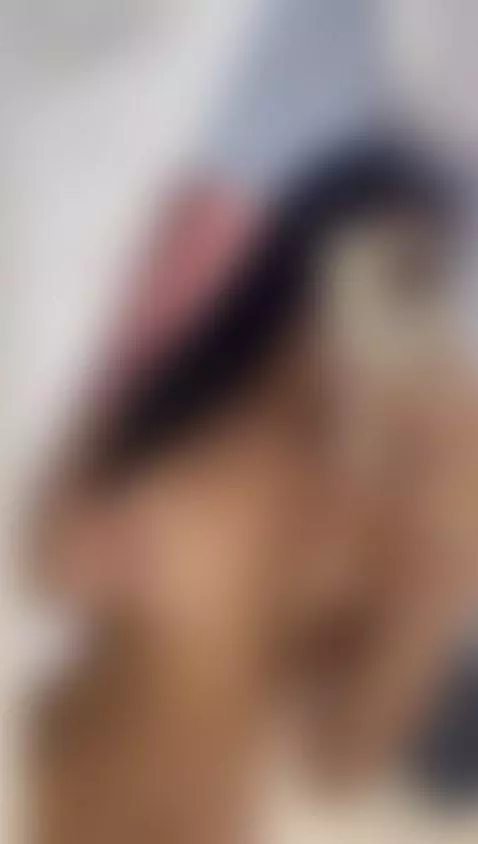 mirror, mirror,  tell me  who is the most beauty of the king... by britanylin