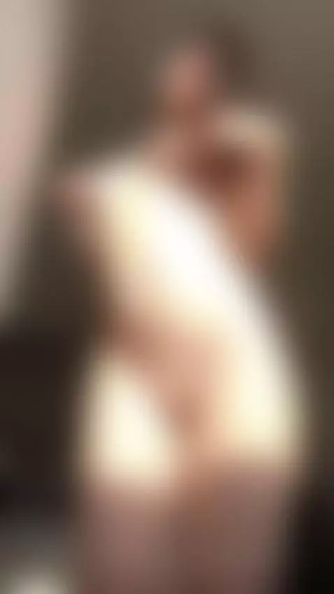 I like sunbathing🌼 by saradaparker