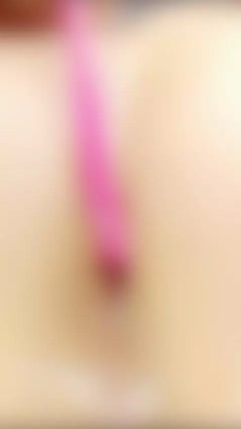 I love masturbating my ass and my cock by boream