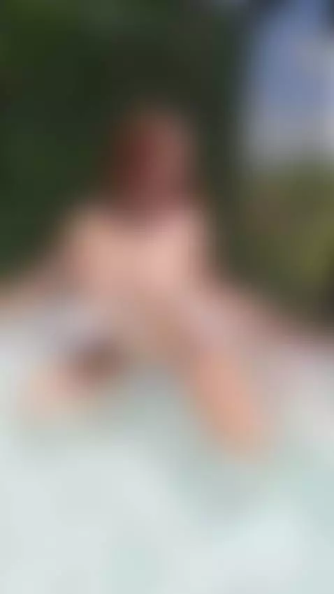 Tits Bouncing by nicolleorson