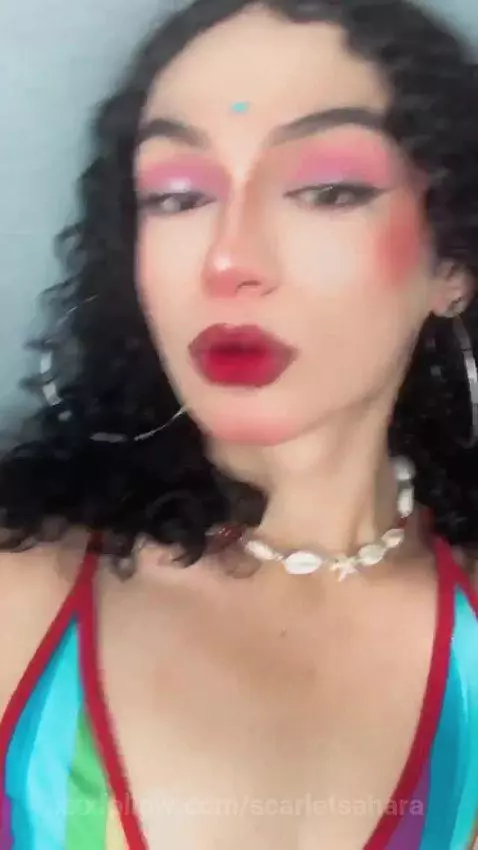 😘😘 by scarletsahara