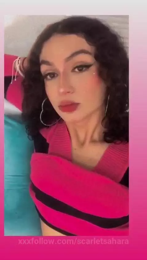 😋😘 by scarletsahara