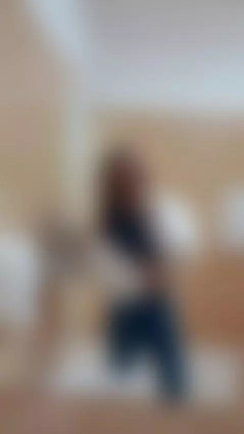 traviesa en baño publico de centro comercial by katemaya08