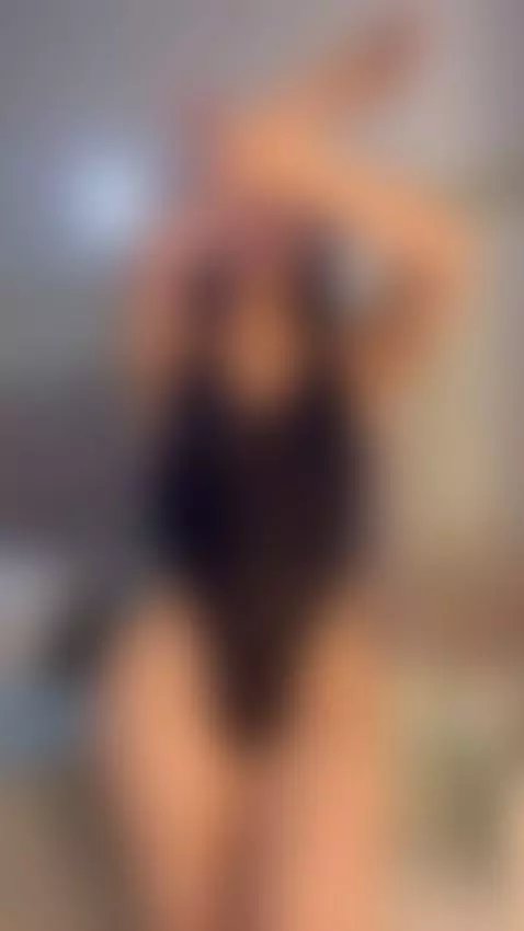 🥵una nalgadita ? by lauh99